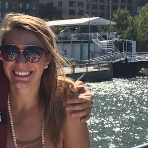 Meet your Posher, Kelly